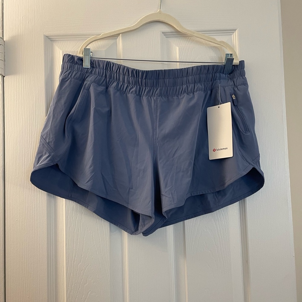 lululemon tracker shorts *low rise* 4” lined